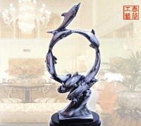 廠家直銷海豚造型樹脂家居裝飾擺件——優(yōu)雅工藝點亮生活空間